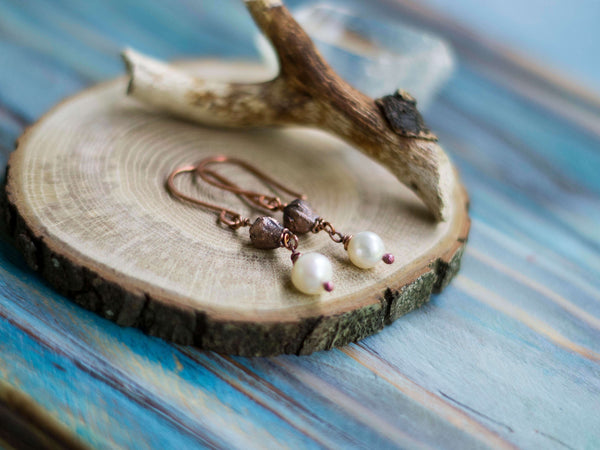Lona Organic copper earrings with real spring blossoms and freshwater pearsl - MoonDome - 3