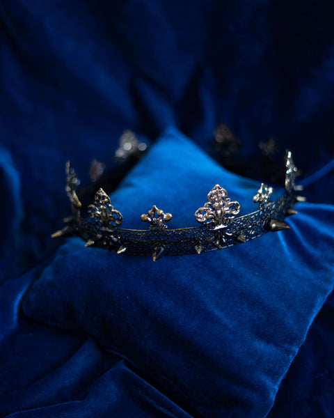 The Dark King black and gold spiky crown