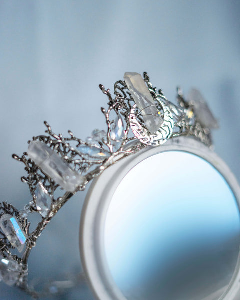 Diva moon crown with aura quartz