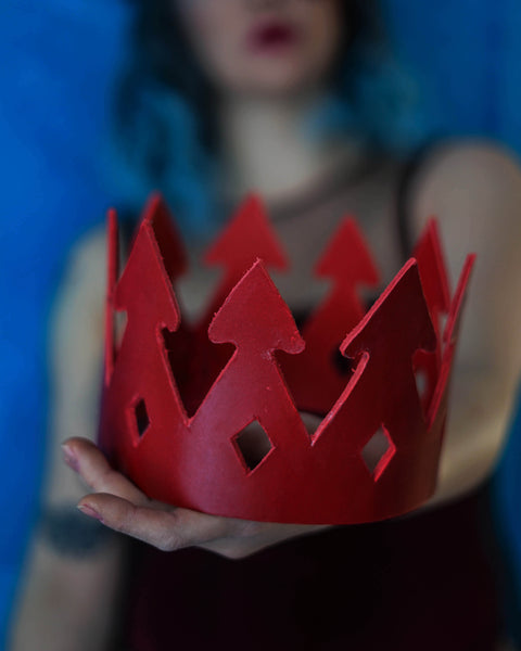 Queen of hearts Red leather crown