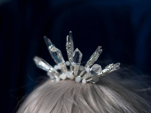 Frozen spikes quartz and crystals mini crown on comb