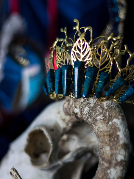 Laurel Golden crown with azurite