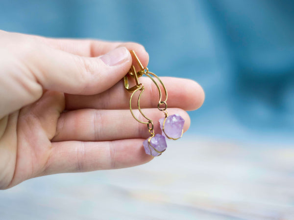 Magia crescent moon brass boho earrings with raw amethyst crystals - MoonDome - 4