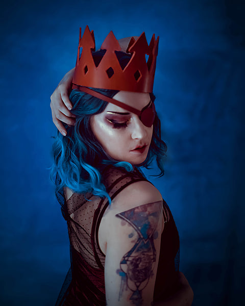 Queen of hearts Red leather crown